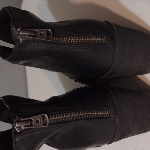 Lucky Brand leather Bootie with Metal Stud Accents size9 - Picture 7 of 15